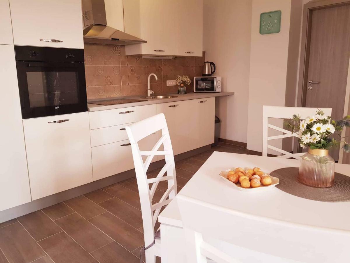 Apartmani Luce i Miho Nin Exterior foto
